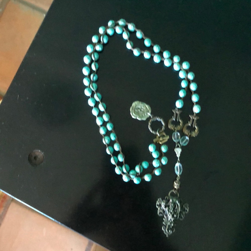 Turquoise bead necklace